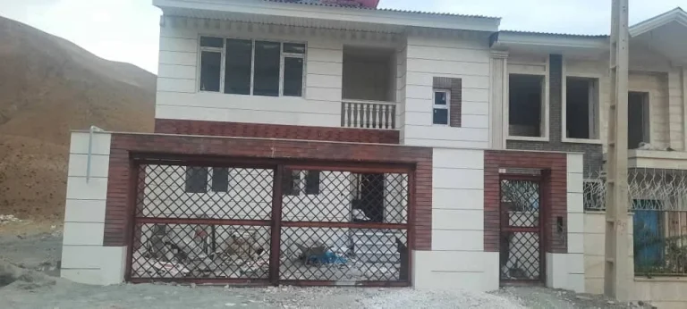 نمای ساختمان مسکونی همکف ایرانی