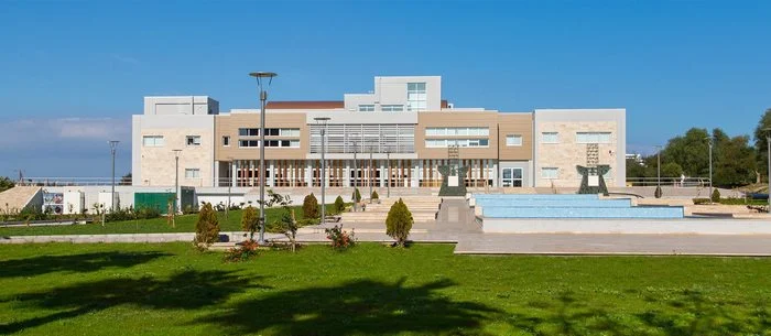 Comparison of emu university and ciu
