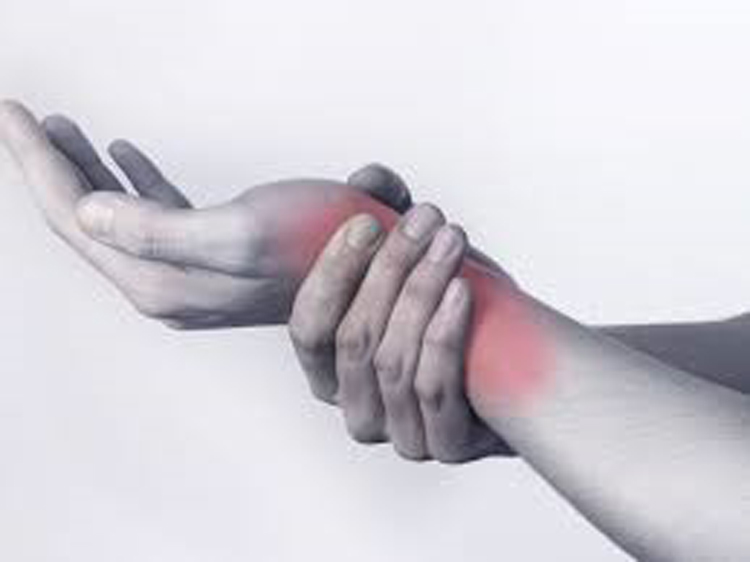 What are the symptoms of nerve pain in the left hand
