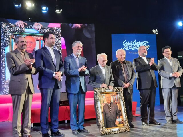 ۱۷ چهره ماندگار فرهنگ هنر و رسانه مازندران تجلیل شدند